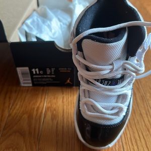 Jordan 11 Retro Concord (2011) (PS) size 11c excellent condition